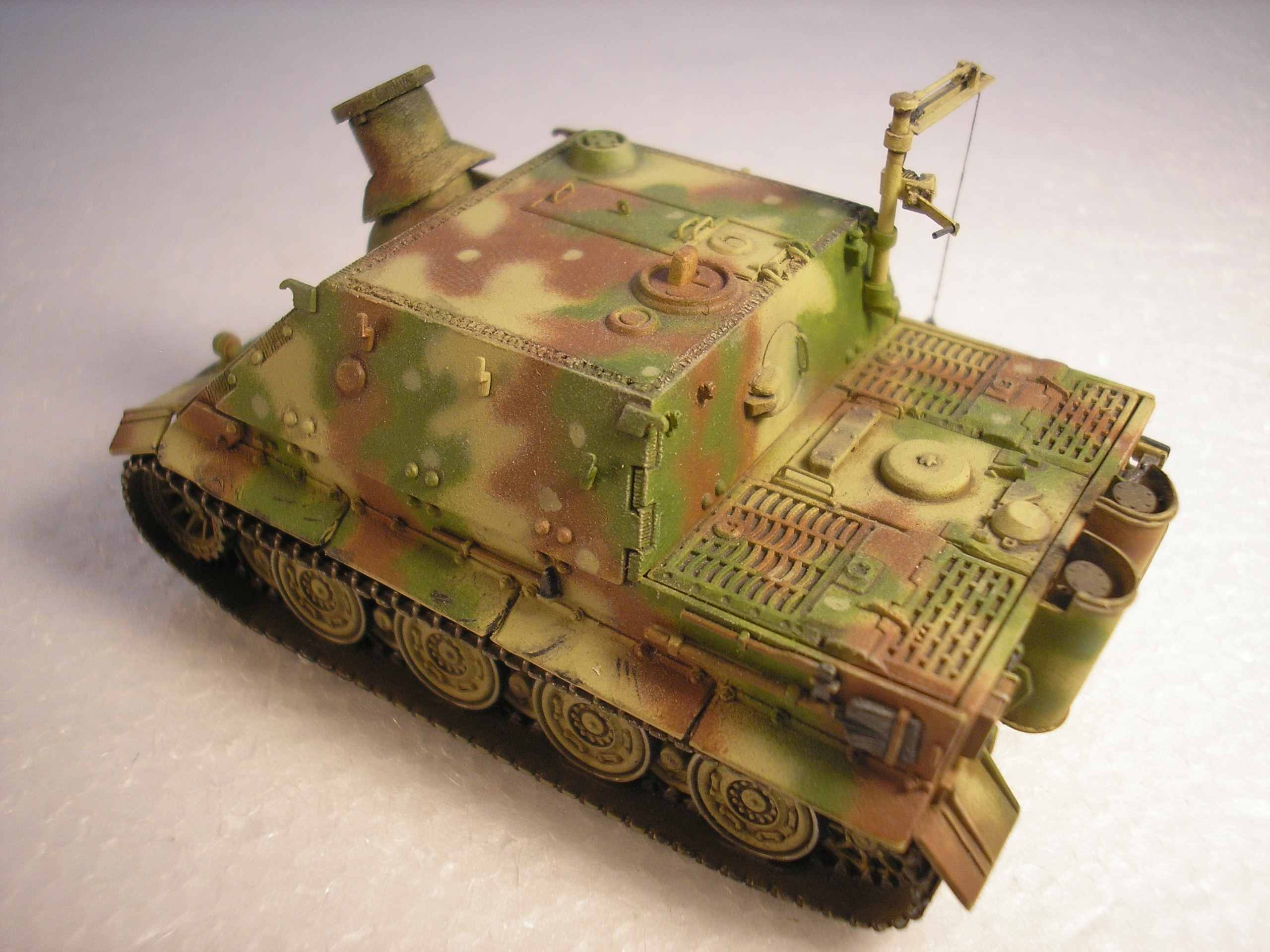 Engine hatch and roof hatches are removeable.