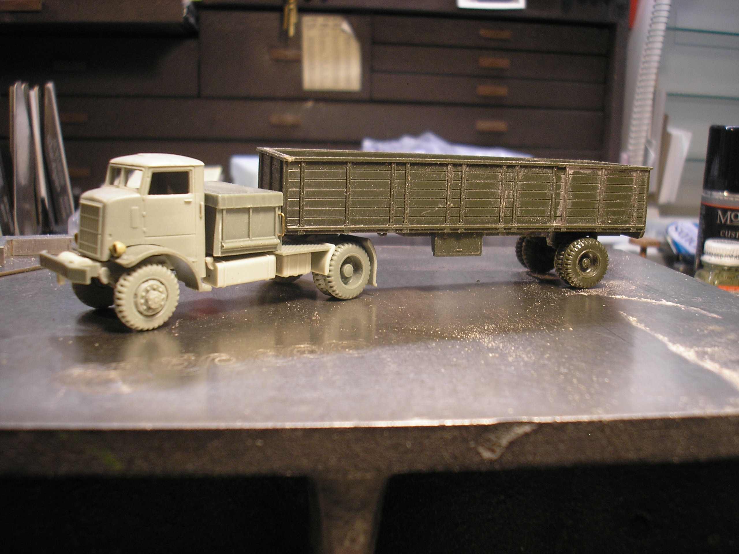 Base model, Arsenal M Autocar U8144T + ROCO Stake trailer lengthened by 1.2 meters