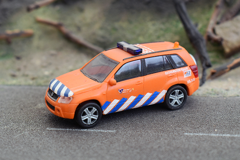 Suzuki Vitara/ Sauvetage sur la plage; NL