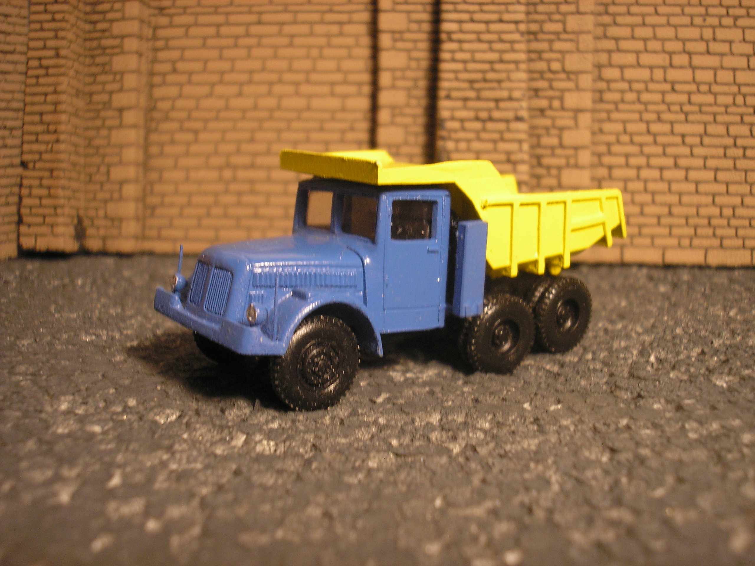 V&amp;V Models  Tatra 147 Dumper