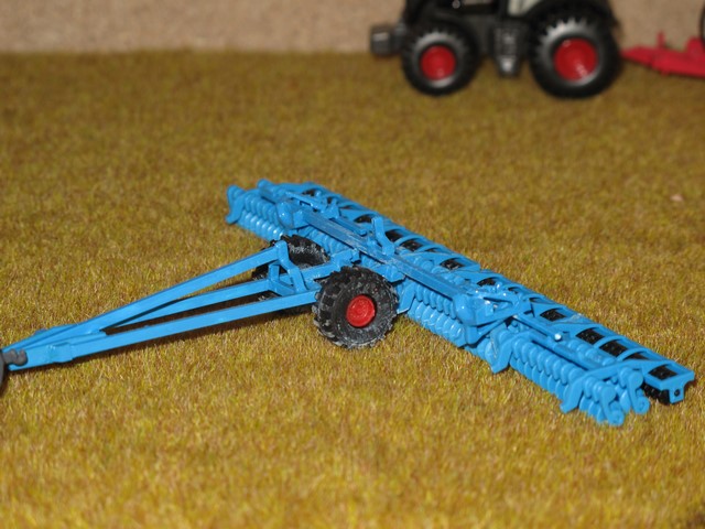 Lemken      heliodor 9    gigant 12.JPG