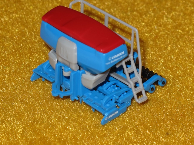Lemken herse rotative et semoir solitaire.JPG