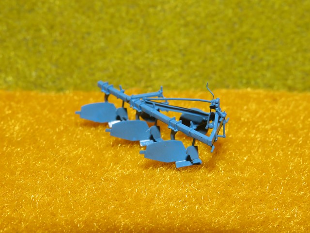 Fortschritt            charrue                    B 125-1.JPG
