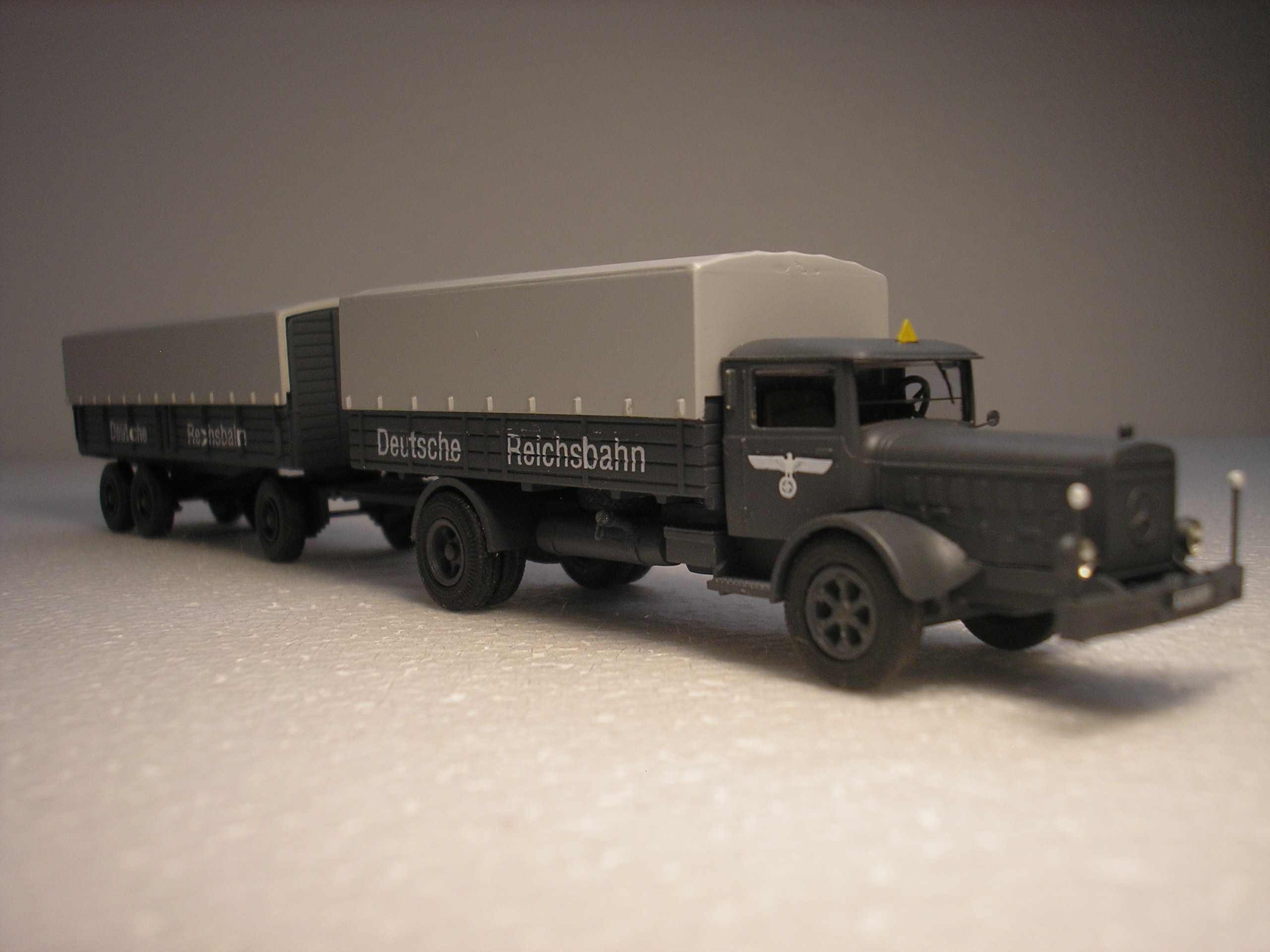 Deutches Reichsbahn pre 1938 Mercedes Benz 6500/Trailer