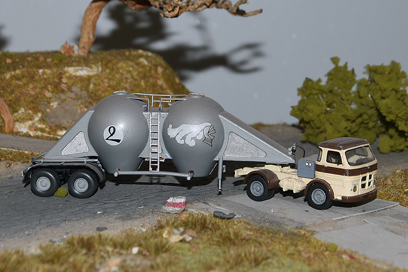 Silo à billes de EKO- modèle transformé avec tracteur Pegaso de BOS