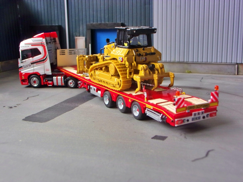 Volvo FH 6x2 CAT D5-3.jpg