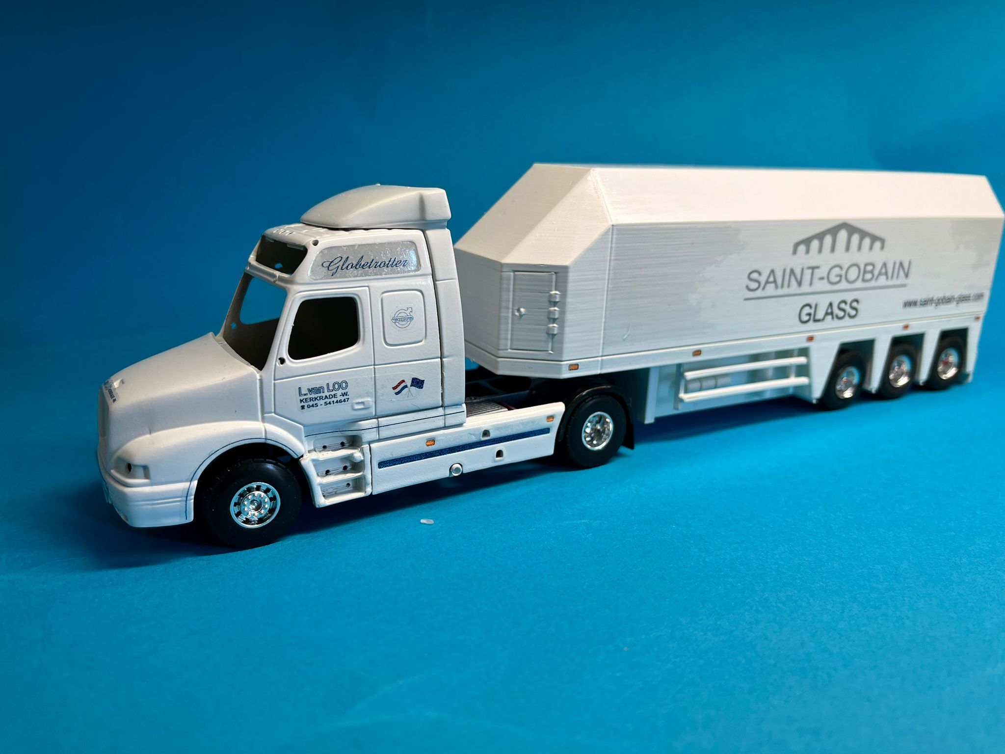 Glastrailer1.jpg