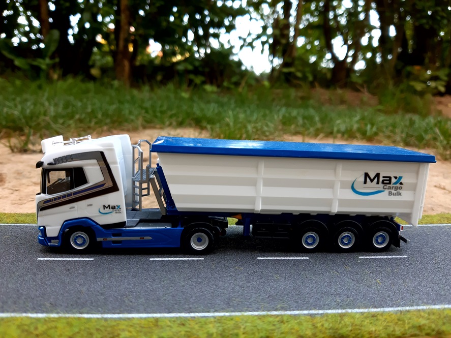 Max cb 3.jpg