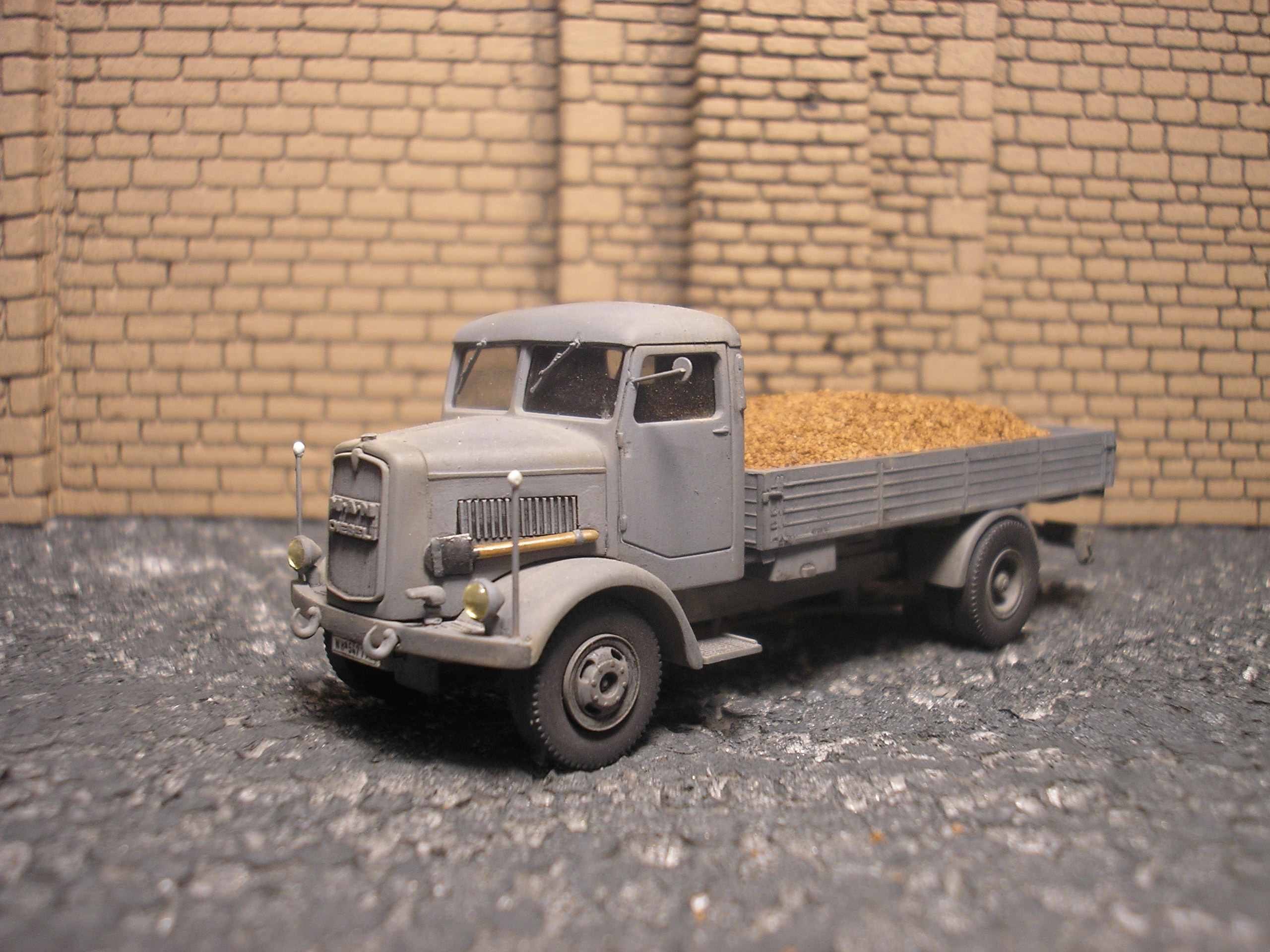 M.A.N. ML 4500 with Ballast Rock load