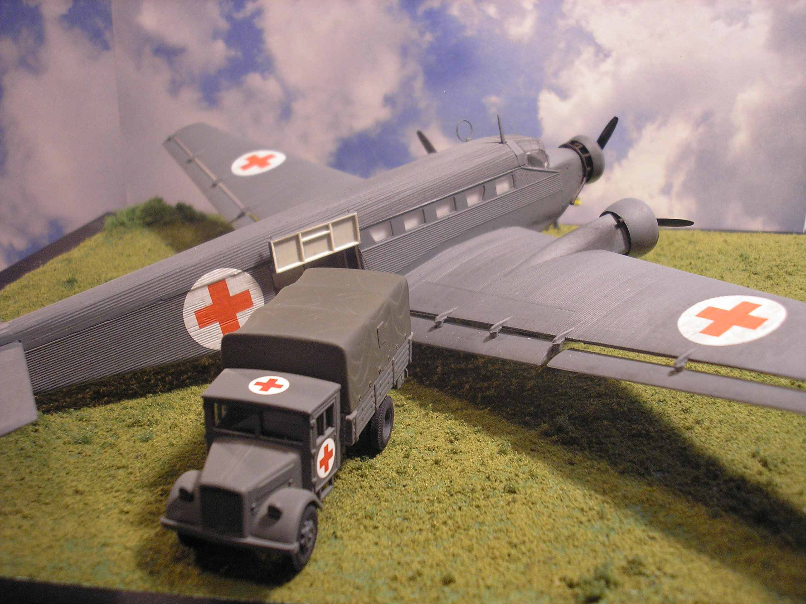 Late War expedient MB 704 w/Ersatz Cabin
