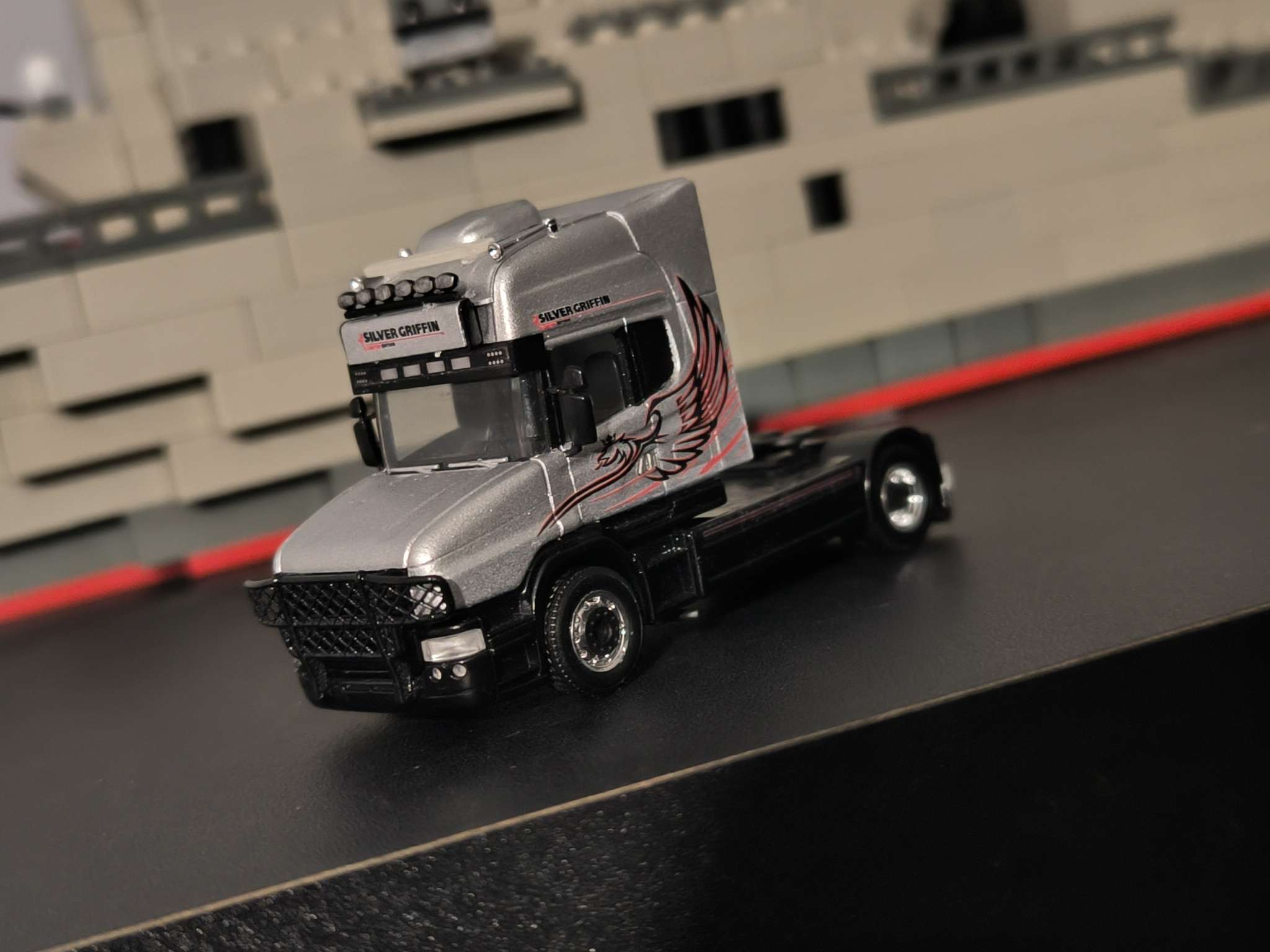Scania silver griffin
