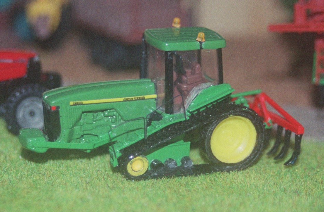John Deere 8300 chenilles              .jpg
