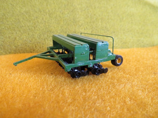 John Deere semoir750 double fertilisation        .JPG