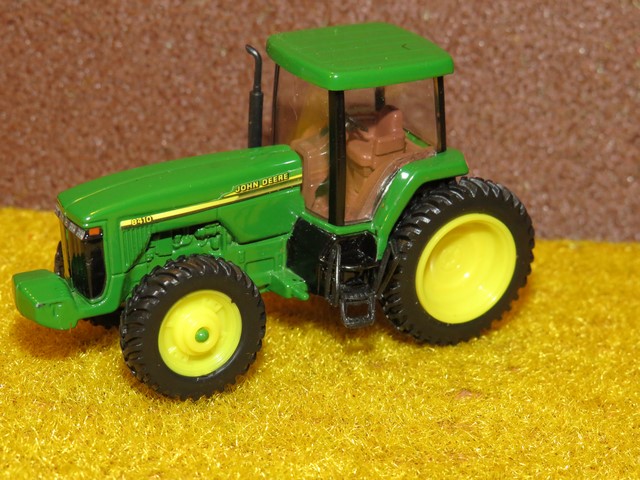 John Deere 8410                   .JPG
