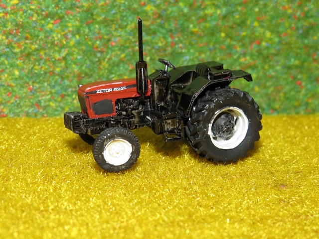Zetor 4245         .JPG