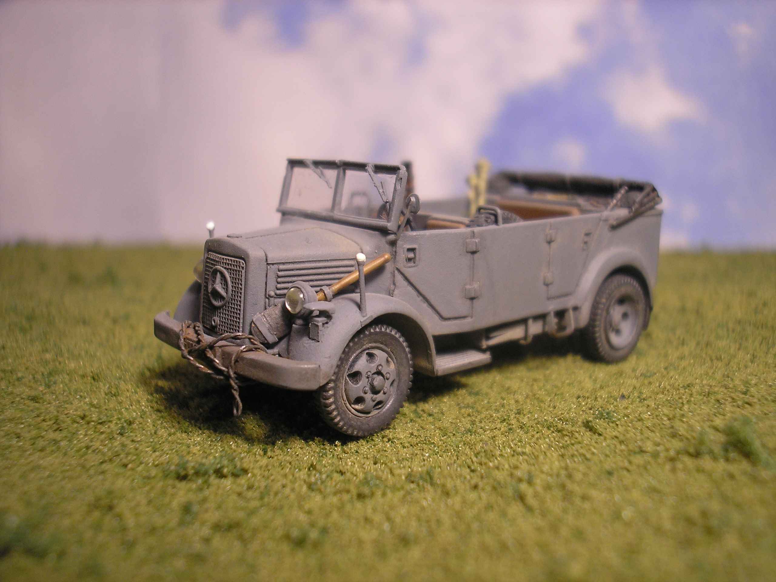 &quot;Kitbash&quot; ROCO M.B.1500 + HERPA  Horch field car body