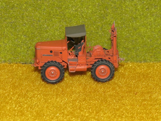 Latil H14 TL10 forestier             .JPG