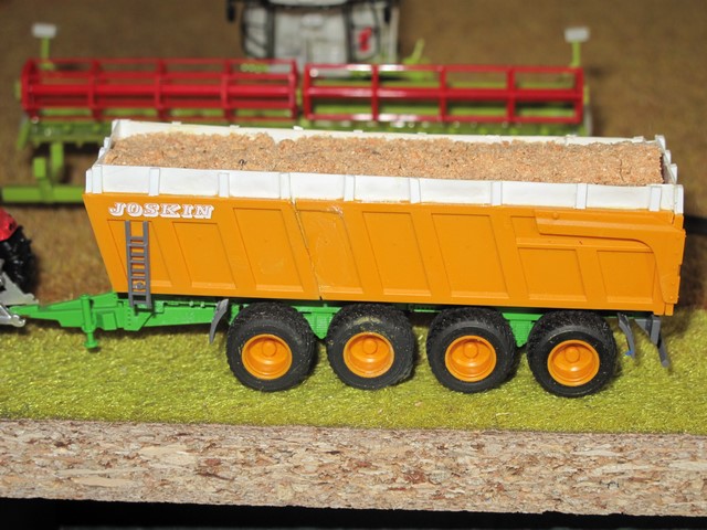 Joskin remorque 4 essieux.JPG