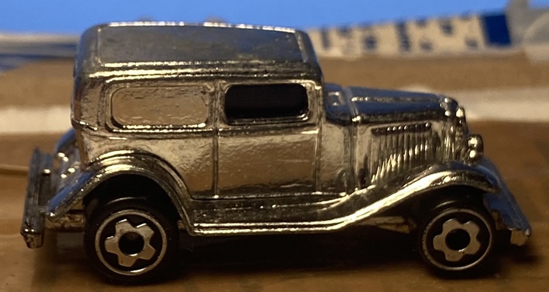 M I 1988 MALAYSIA Hotwheels Ford 34.JPG