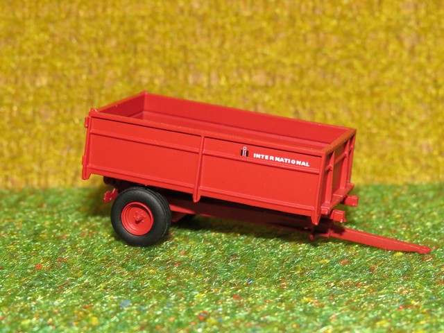 IH remorqur basculante 5.5T .JPG