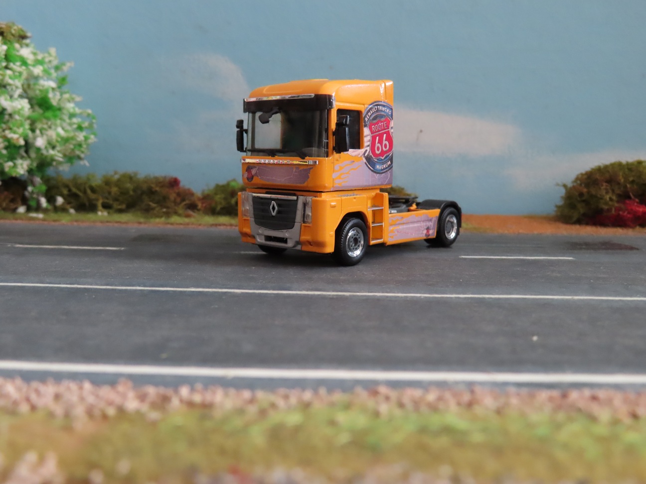 RVI Magnum-001 Paint.jpg