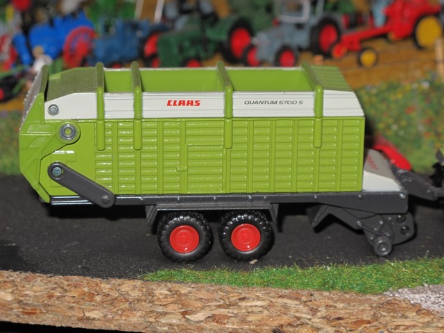 Claas remorque autochargeuse 5700 S                .JPG