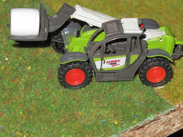Claas télescopique Scorpion 7040   .JPG