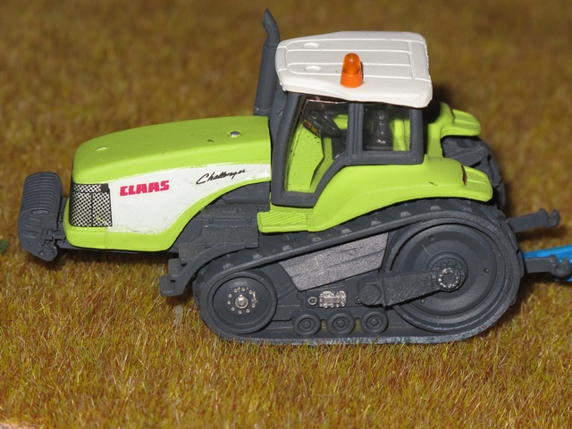 Claas Challenger         .JPG