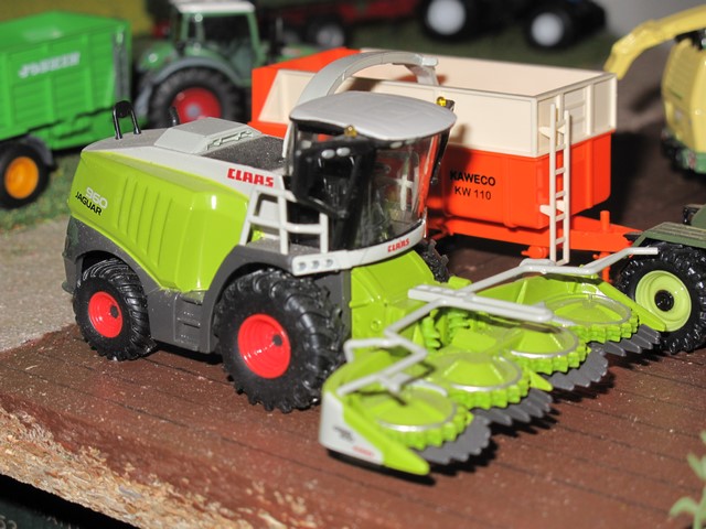 Claas ensileuse  Jaguar 960         .JPG
