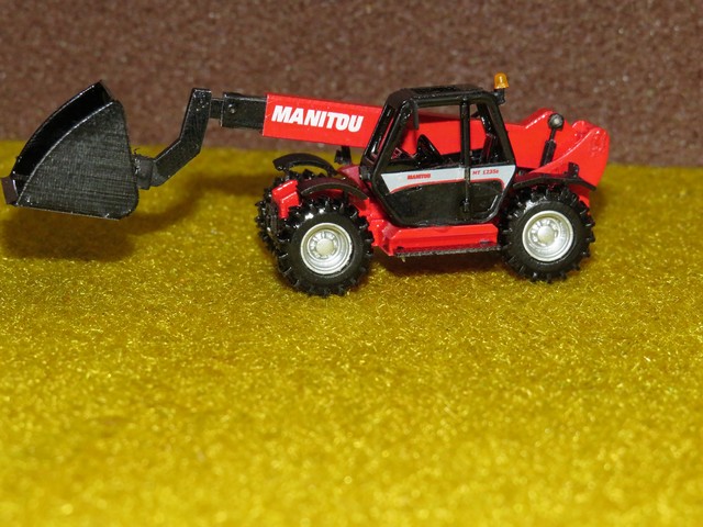 Manitou télescopique MT 1235 S               .JPG