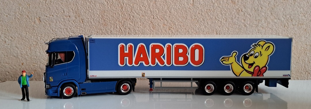 Un SCANIA S 530- V8 , amélioré !