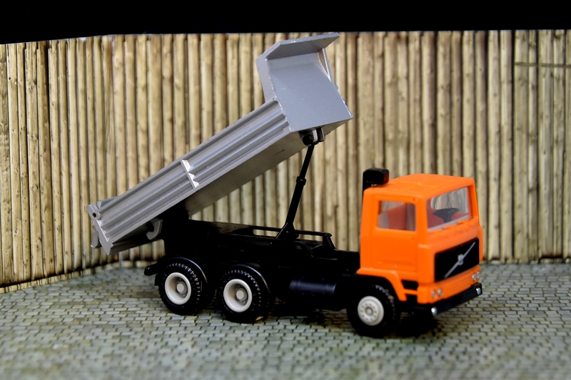 Volvo F12 6x4