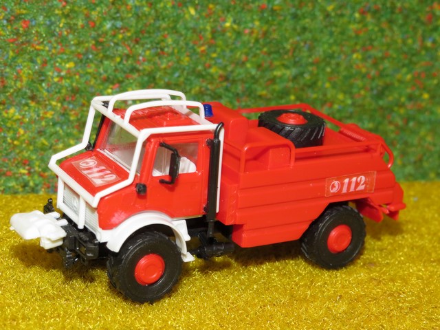 MB Unimog pompier .JPG