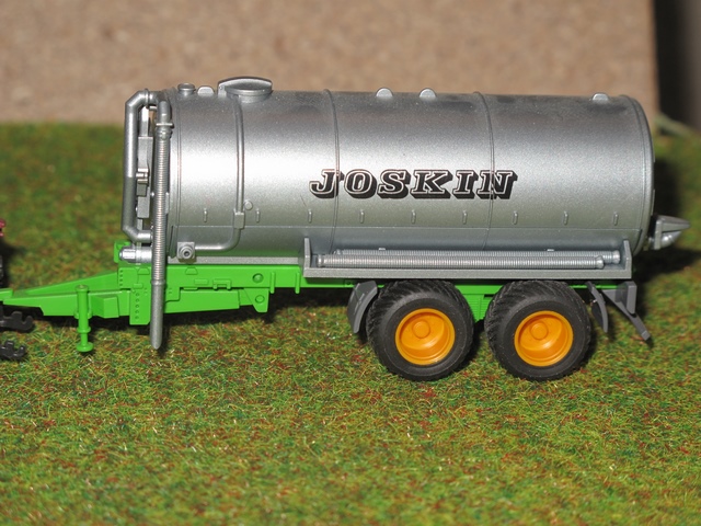 Joskin tonne à lisier.JPG