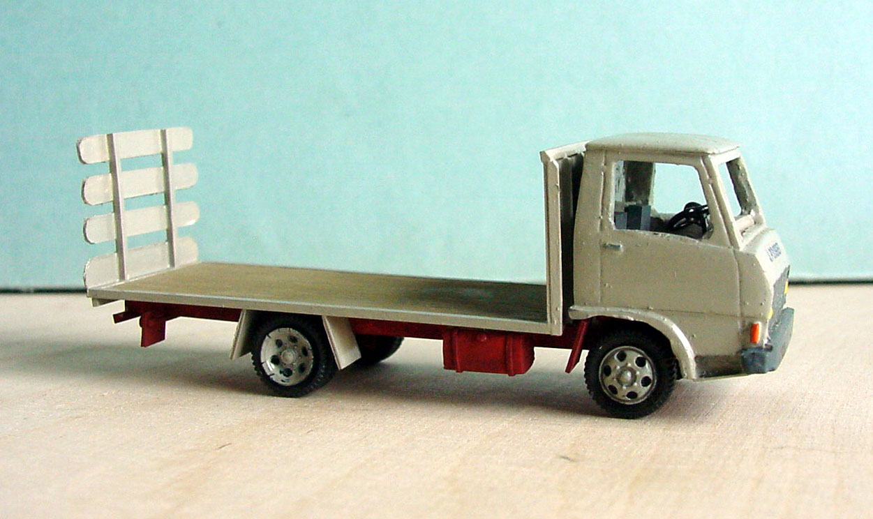 METZ 2002  LES MAQUETTES DE M° SALQUES 10.JPG