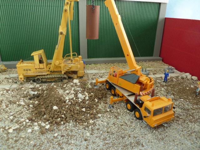 mise en place d'un autre tube par grue Krupp
