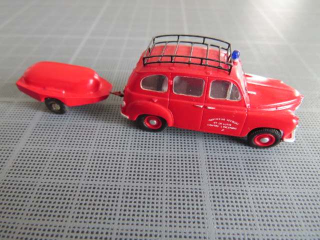 renault prairie obsidienne et moto-pompe guinard haxo.JPG