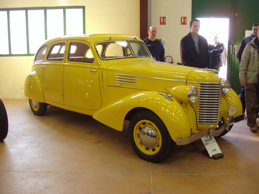 Une curiosité: une BERLIET dans une carrosserie de PEUGEOT 402