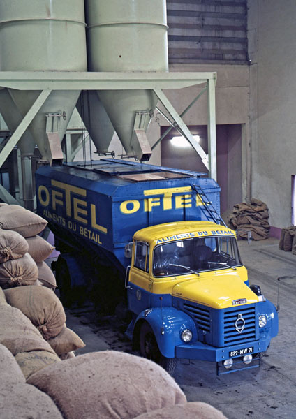 Berliet-GLR8M3-aliment-bétail-Oftel-1969[1].jpg