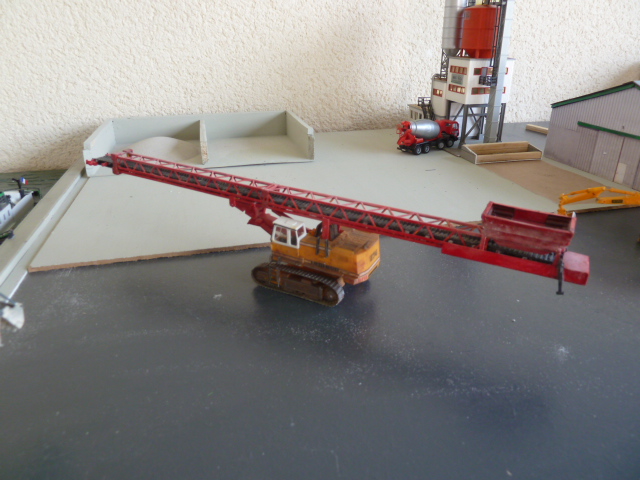 Liebherr 974 convoyeur à bande