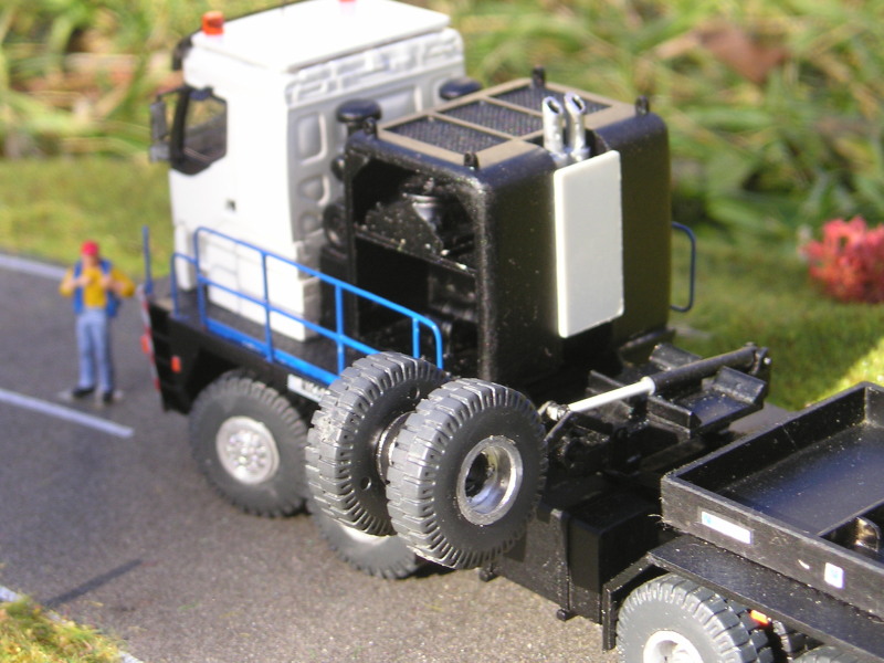 tractomasd1001111.jpg