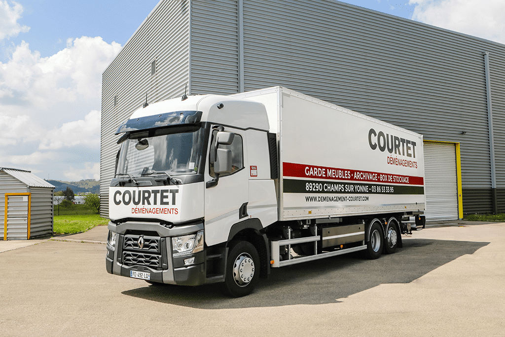 courtet-demenagement-services-location-camion.png