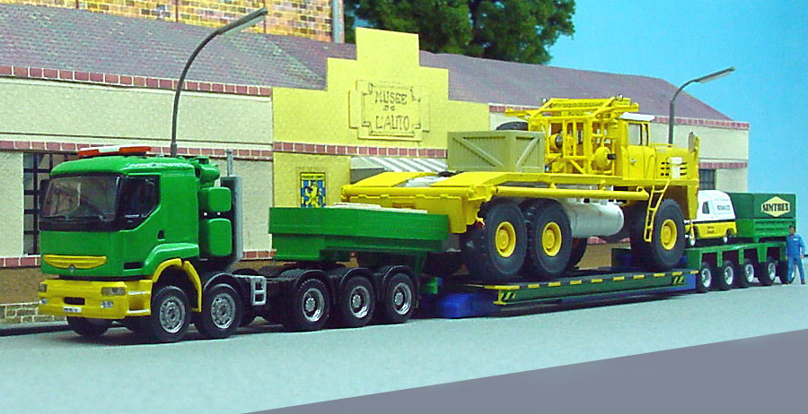 BERLIET GXO arrivée devant le Musée  A.jpg