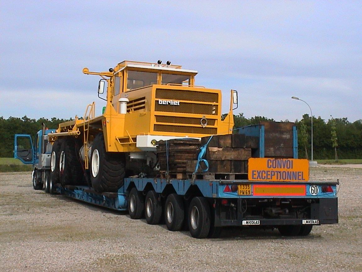 BERLIET  GXO  6 X 6 - 49.jpg