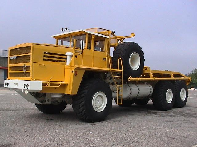 BERLIET  GXO  6 X 6.jpg
